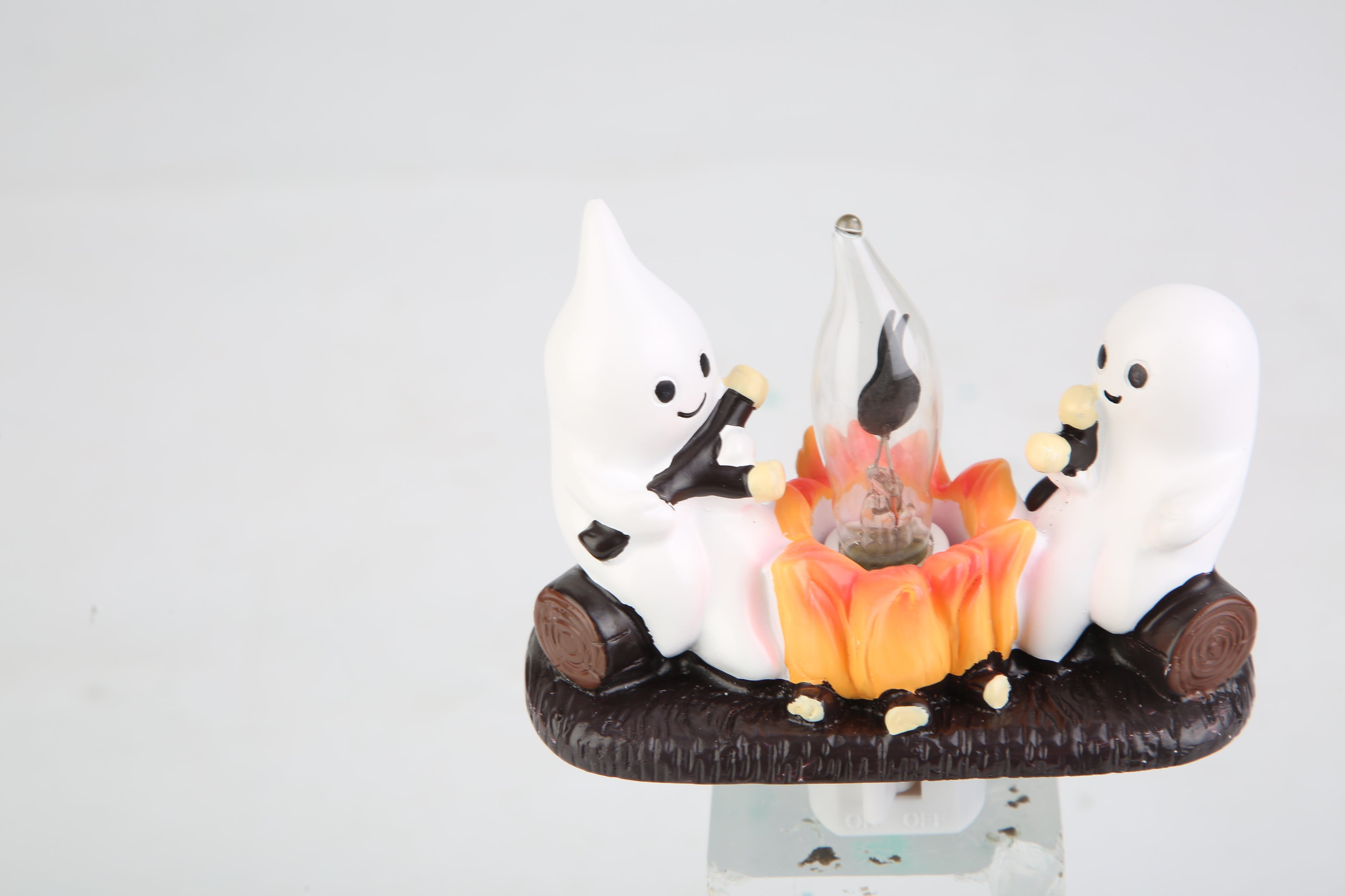 Ghost campfire flickering flame night light for Halloween bedroom decor
USA